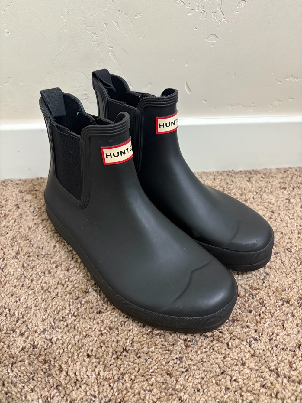 Hunter Women's Original Chelsea Boots Women’s Size 9 Black